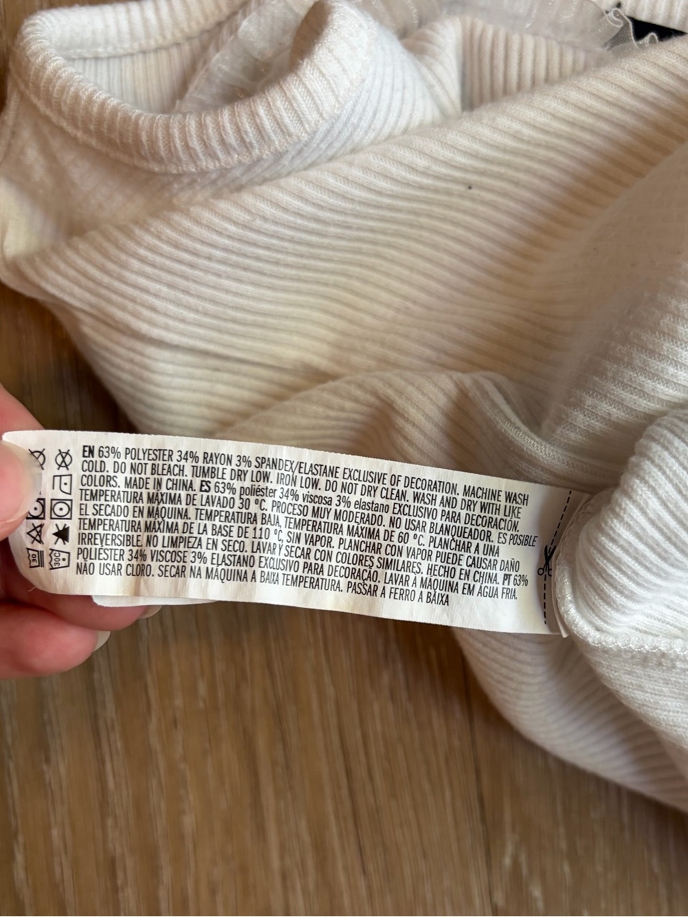 Forever 21 White Ribbed Ruffle Strap V-Neck Cami - Picture 4 of 6